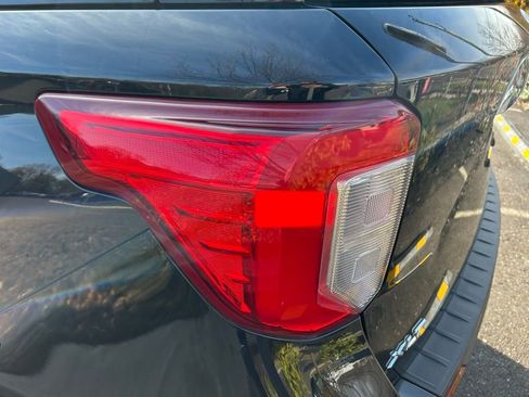 Certified 2021 Ford Explorer XLT image 32