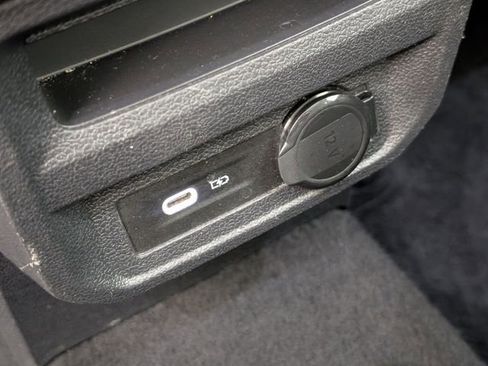 Used 2022 Volkswagen Tiguan SE FWD image 27