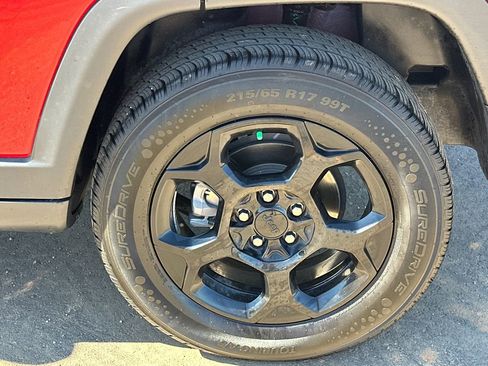 Used 2024 Jeep Compass Trailhawk image 19