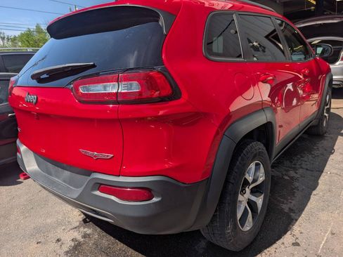 Used 2017 Jeep Cherokee Trailhawk AWD/4WD image 5