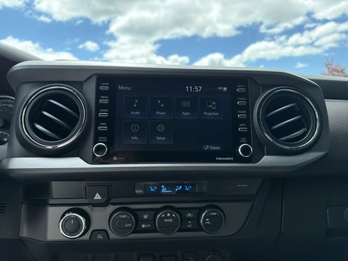 Used 2021 Toyota Tacoma TRD Sport AWD/4WD image 30