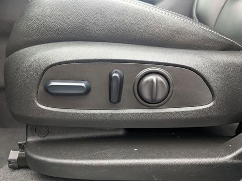 Used 2024 GMC Terrain SLT image 16