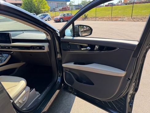 Certified 2023 Lincoln Nautilus Reserve w/ Luxury Package AWD/4WD image 30