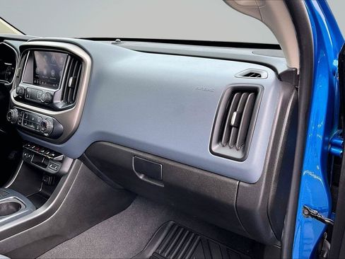 Used 2022 Chevrolet Colorado Z71 AWD/4WD image 18
