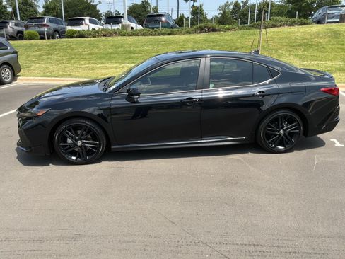 Used 2026 Toyota Camry Hybrid FWD image 7