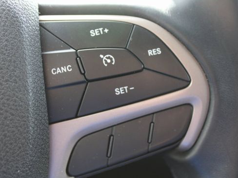 Used 2017 Jeep Grand Cherokee Laredo w/ Quick Order Package 2BE image 29