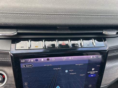 Used 2023 Jeep Grand Cherokee Limited w/ Black Appearance Package image 53