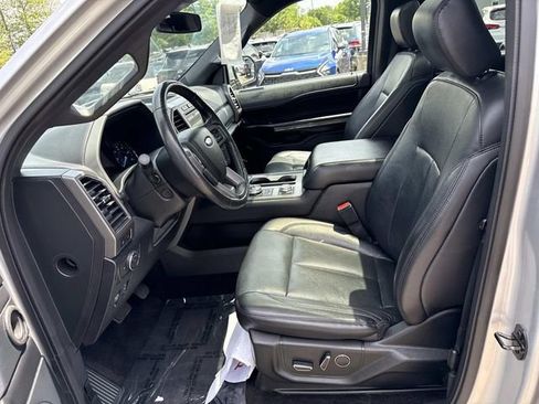 Used 2018 Ford Expedition Max XLT w/ Equipment Group 202A AWD/4WD image 14