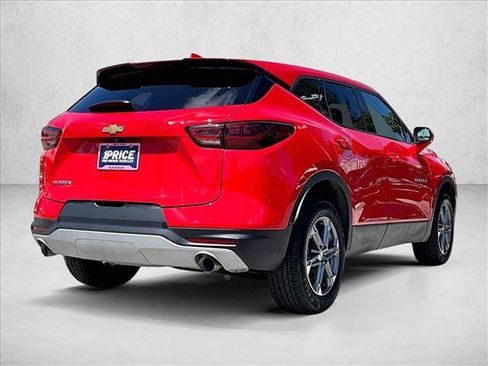 Used 2023 Chevrolet Blazer LT FWD image 2
