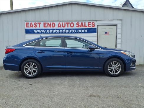 Used 2017 Hyundai Sonata SE image 2