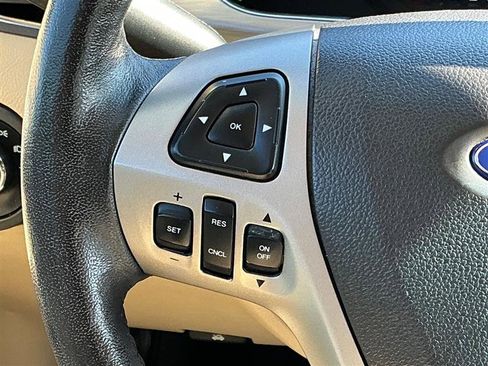 Used 2015 Ford Taurus SEL w/ Equipment Group 201A image 40