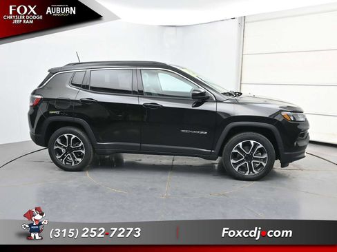 Used 2022 Jeep Compass Limited AWD/4WD image 16