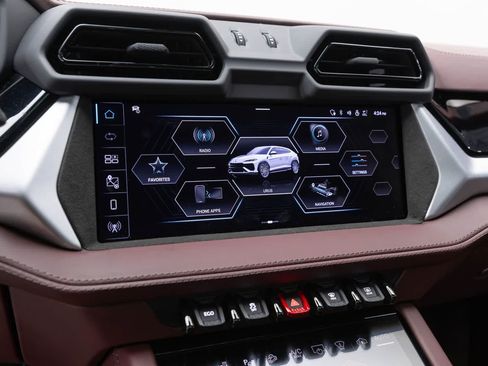 Used 2026 Lamborghini Urus SE AWD/4WD image 15