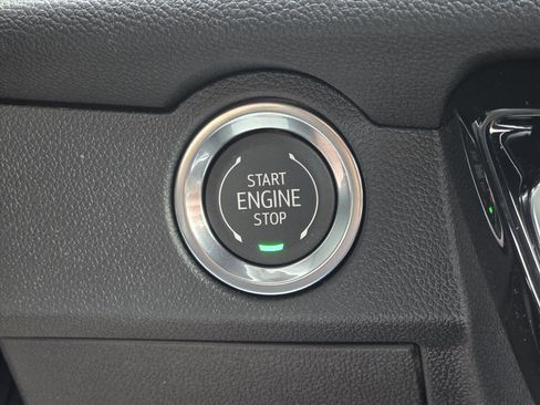 New 2026 Chevrolet Traverse LT image 15