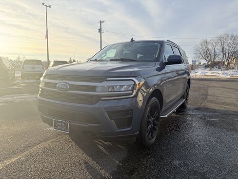Used 2022 Ford Expedition XLT image 11
