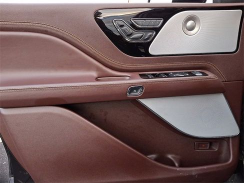 Used 2023 Lincoln Aviator Black Label w/ Jet Package image 14