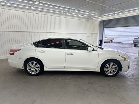 Used 2014 Nissan Altima 2.5 S image 4