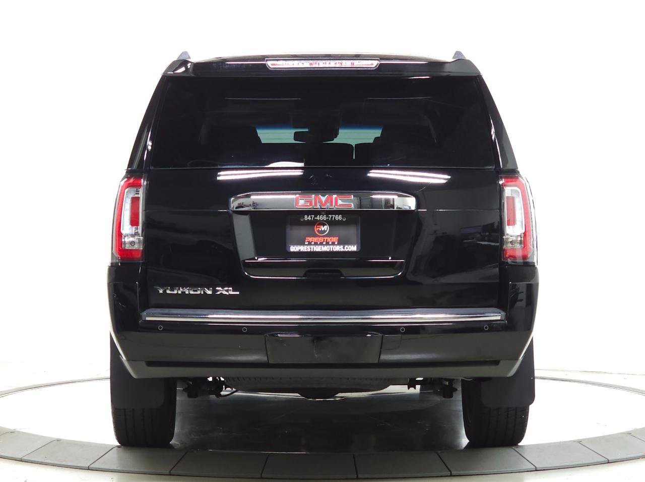 Used 2017 GMC Yukon XL Denali w/ Open Road Package AWD/4WD image 6