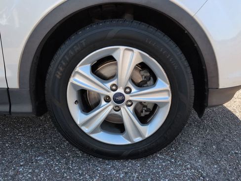 Used 2015 Ford Escape SE FWD image 11