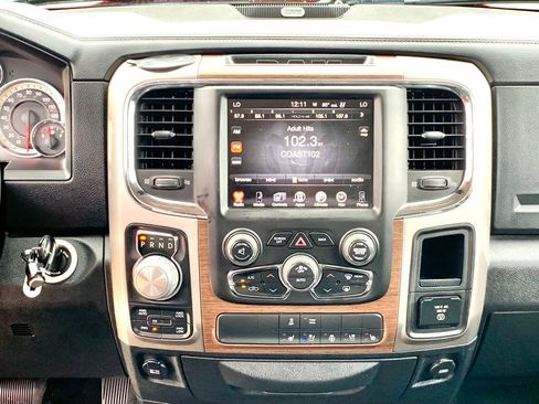 Used 2017 RAM 1500 Laramie AWD/4WD image 18