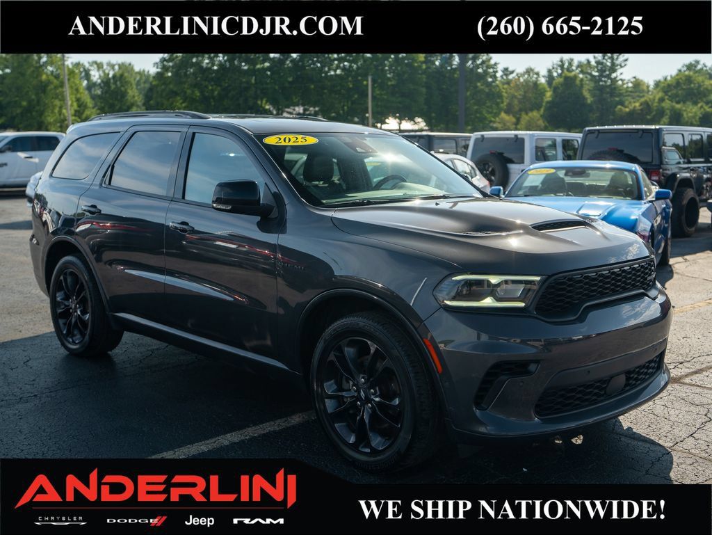 Used 2025 Dodge Durango R/T AWD/4WD image 1