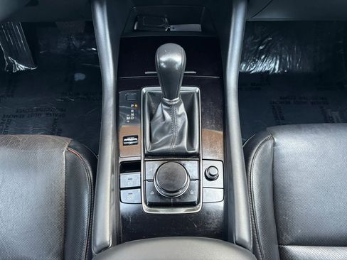 Used 2019 MAZDA MAZDA3 Hatchback w/ Premium Package image 34