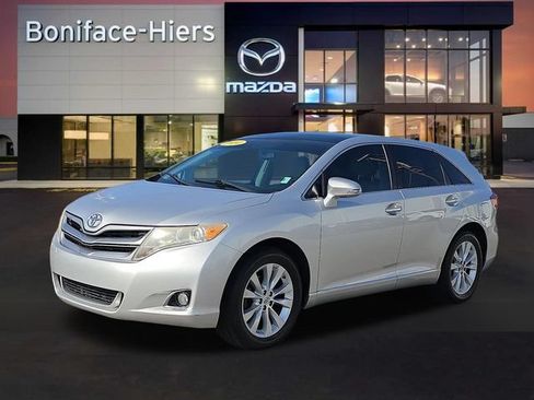 Used 2014 Toyota Venza XLE w/ XLE Premium Package FWD image 2