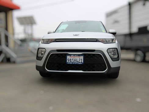 Used 2020 Kia Soul S image 2