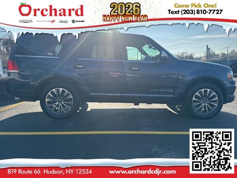 Used 2017 Lincoln Navigator Select image 2