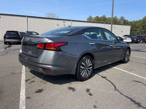 Certified 2025 Nissan Altima 2.5 SV image 5