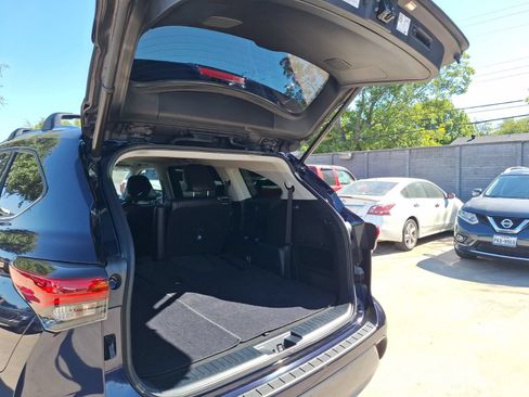 Used 2023 Toyota Highlander Limited FWD image 36