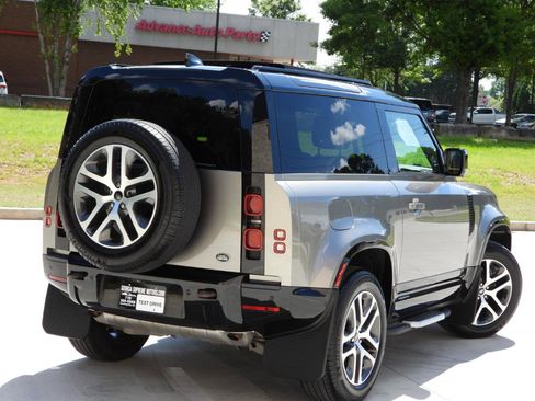 Used 2023 Land Rover Defender 90 X-Dynamic SE AWD/4WD image 12