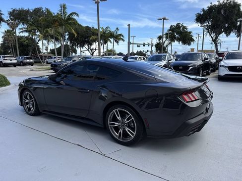 Used 2024 Ford Mustang Coupe RWD image 12