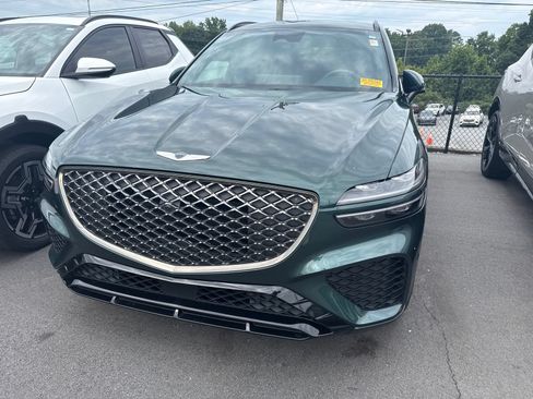 Used 2024 Genesis GV70 2.5T AWD/4WD image 3