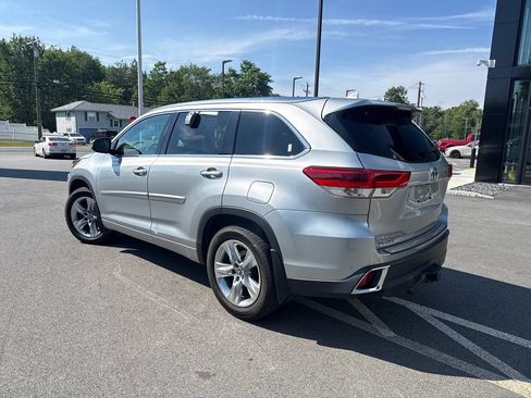 Used 2018 Toyota Highlander Limited AWD/4WD image 3
