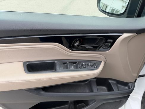 Used 2023 Honda Odyssey Touring image 9