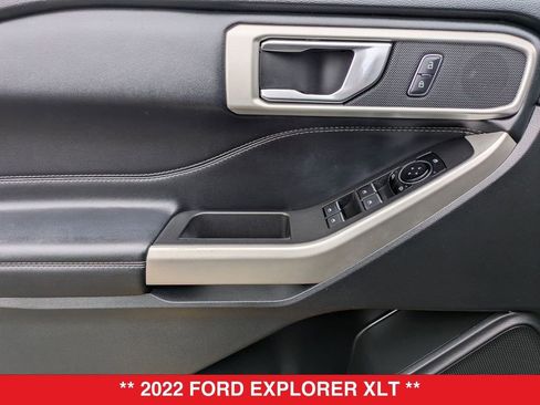 Used 2022 Ford Explorer XLT image 11