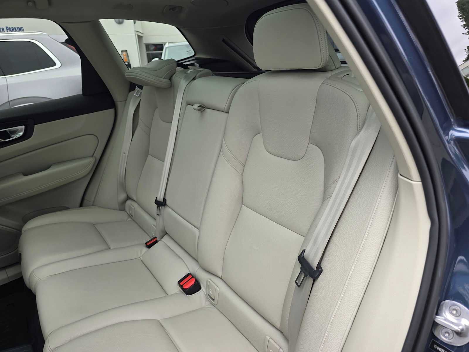 Certified 2024 Volvo XC60 T8 Plus w/ Protection Package Premier AWD/4WD image 17