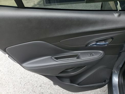 Used 2020 Buick Encore Preferred FWD image 9