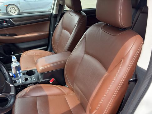 Used 2019 Subaru Outback 2.5i Touring w/ Popular Package #3A AWD/4WD image 11