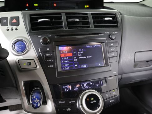 Used 2014 Toyota Prius V Two image 30