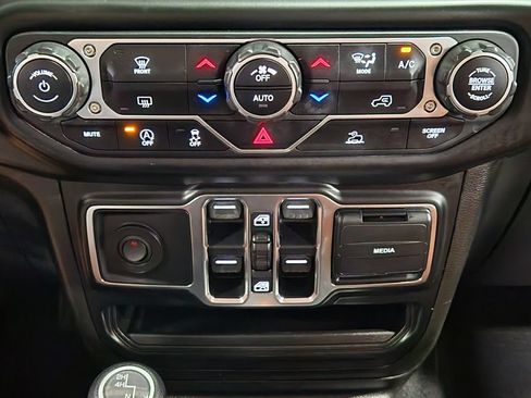 Used 2021 Jeep Wrangler Unlimited Sport AWD/4WD image 39