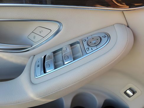 Used 2017 Mercedes-Benz GLC 300 4MATIC Coupe image 17