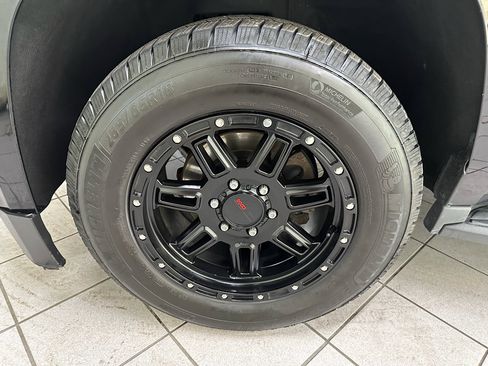 Used 2017 Chevrolet Tahoe LS AWD/4WD image 17