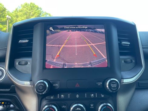 Used 2019 RAM 1500 Laramie AWD/4WD image 6