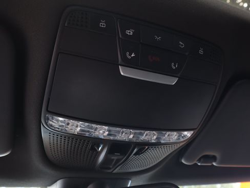 Used 2018 Mercedes-Benz C 300 Sedan image 25