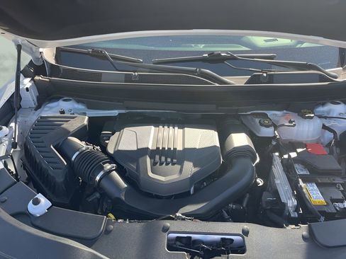 Used 2025 GMC Acadia Elevation FWD image 30