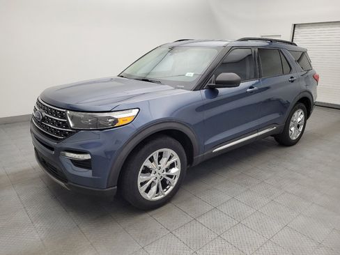 Used 2020 Ford Explorer XLT w/ Equipment Group 202A AWD/4WD image 2