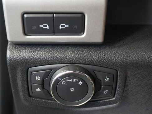 Used 2017 Ford F150 Lariat w/ Equipment Group 502A Luxury AWD/4WD image 22