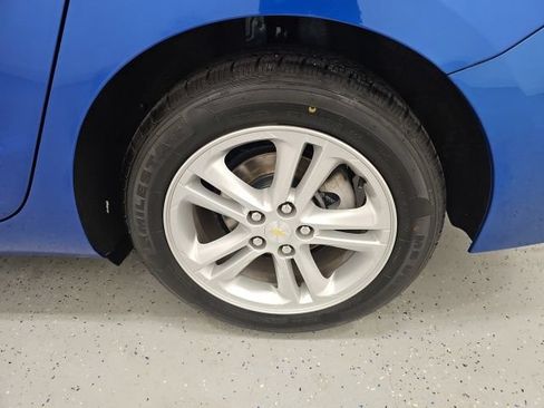 Used 2018 Chevrolet Cruze LT FWD image 10
